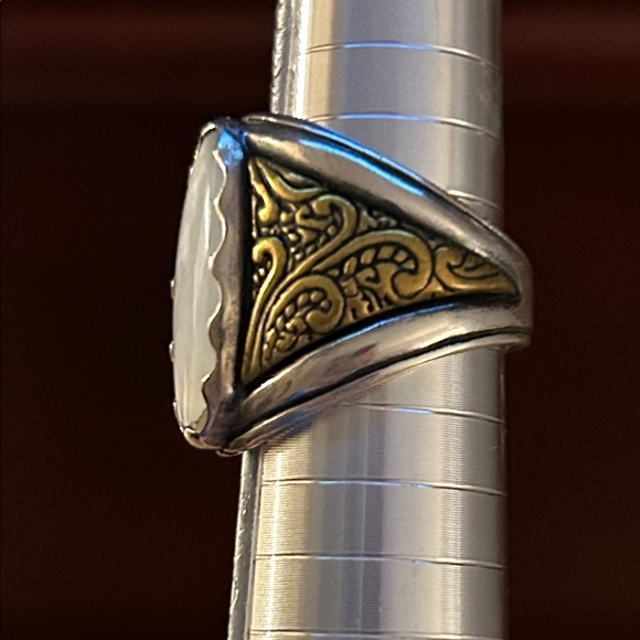 Silver and Brass Ring with Mother of Pearl - size 7 - Picture 7 of 11